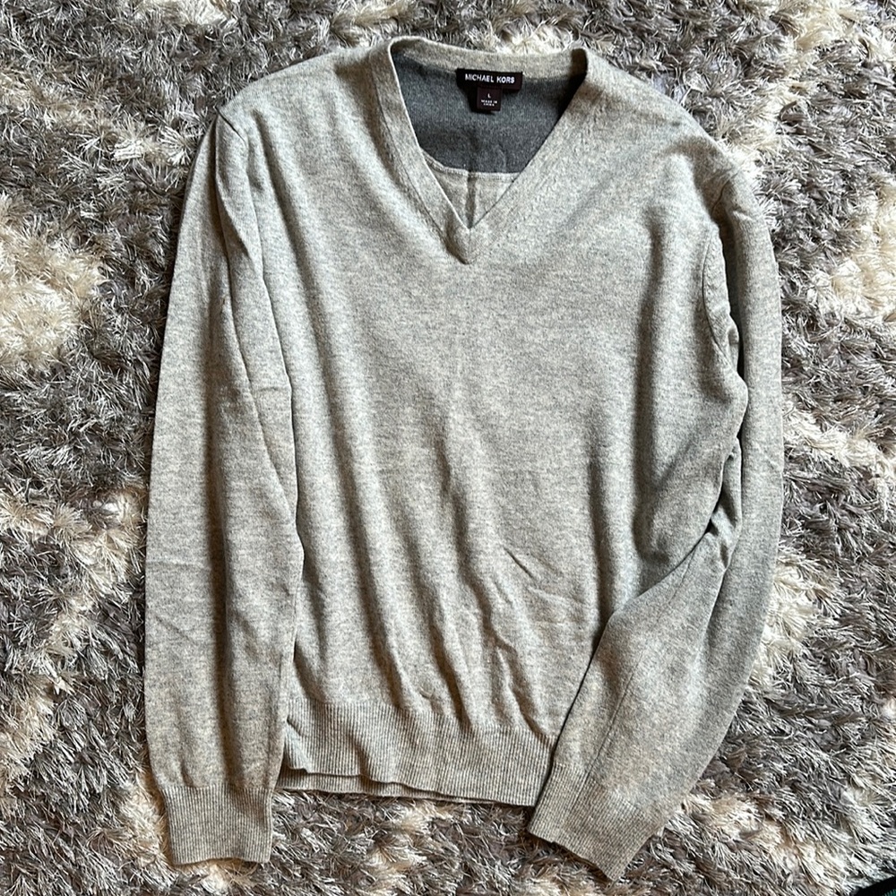 Men’s Michael Kors v-neck sweater